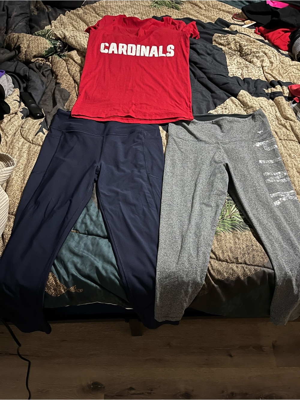 (3) EUC WOMENS PINK VS  BUNDLE SIZE LARGE
